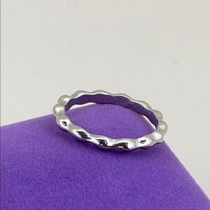 💛 Elegant Silver Wavy Bubble Band Ring